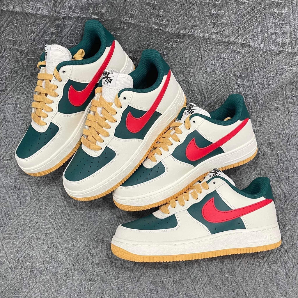 - Giày Sneaker N.i.k.e Air Force 1 màu GUCCI