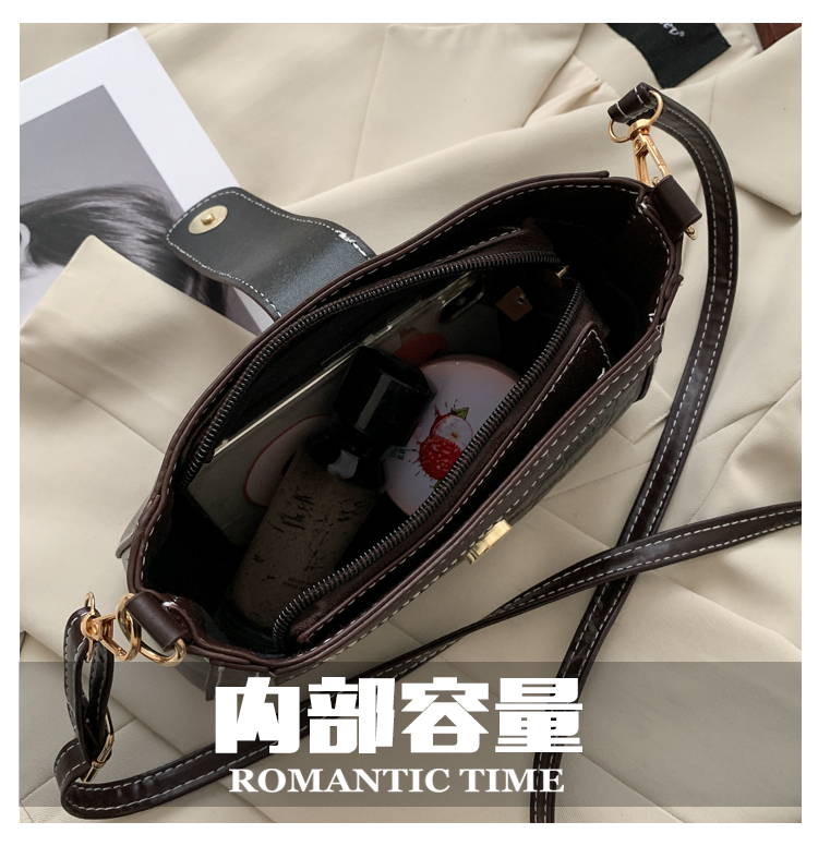 Túi đeo vai JASMIN NOIR họa tiết da cá sấu sành điệu