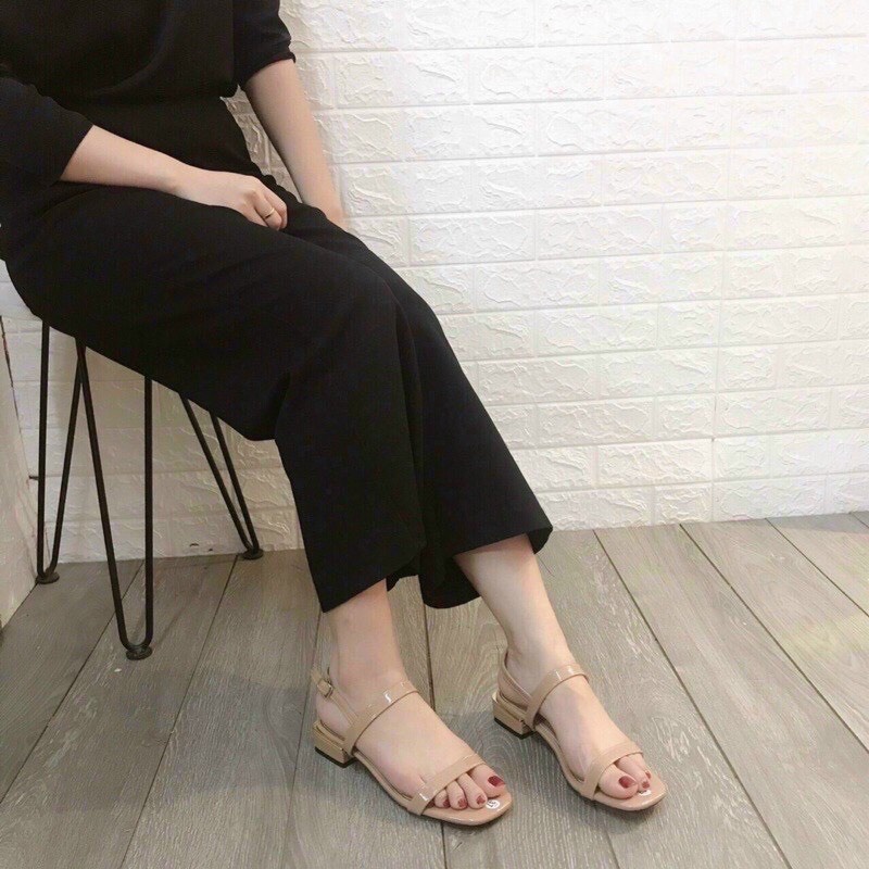 Dép sandal đế bệt da bóng quai mảnh có 2 màu đen, hồng