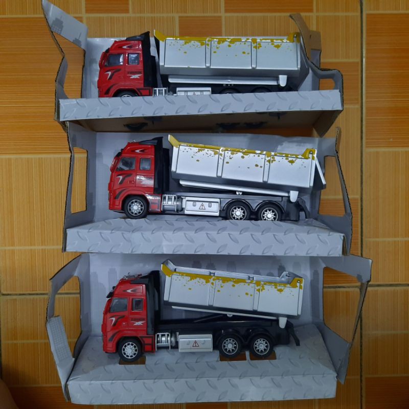 Xe ô tô tải đồ chơi trẻ em tỉ lệ 1:38 có âm thanh động cơ và đèn