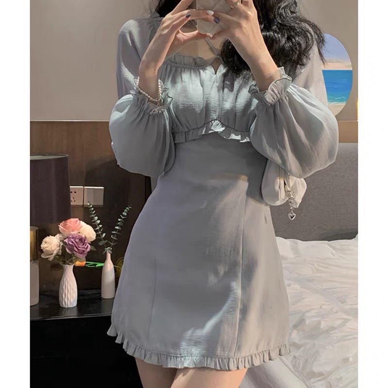 Đầm bẹt vai xanh tay dài bèo dáng ôm