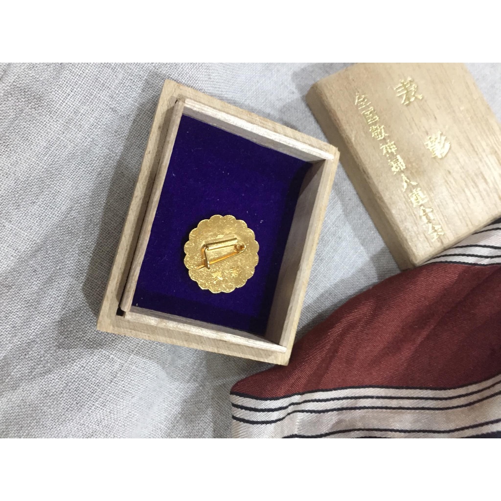Cài áo Nhật