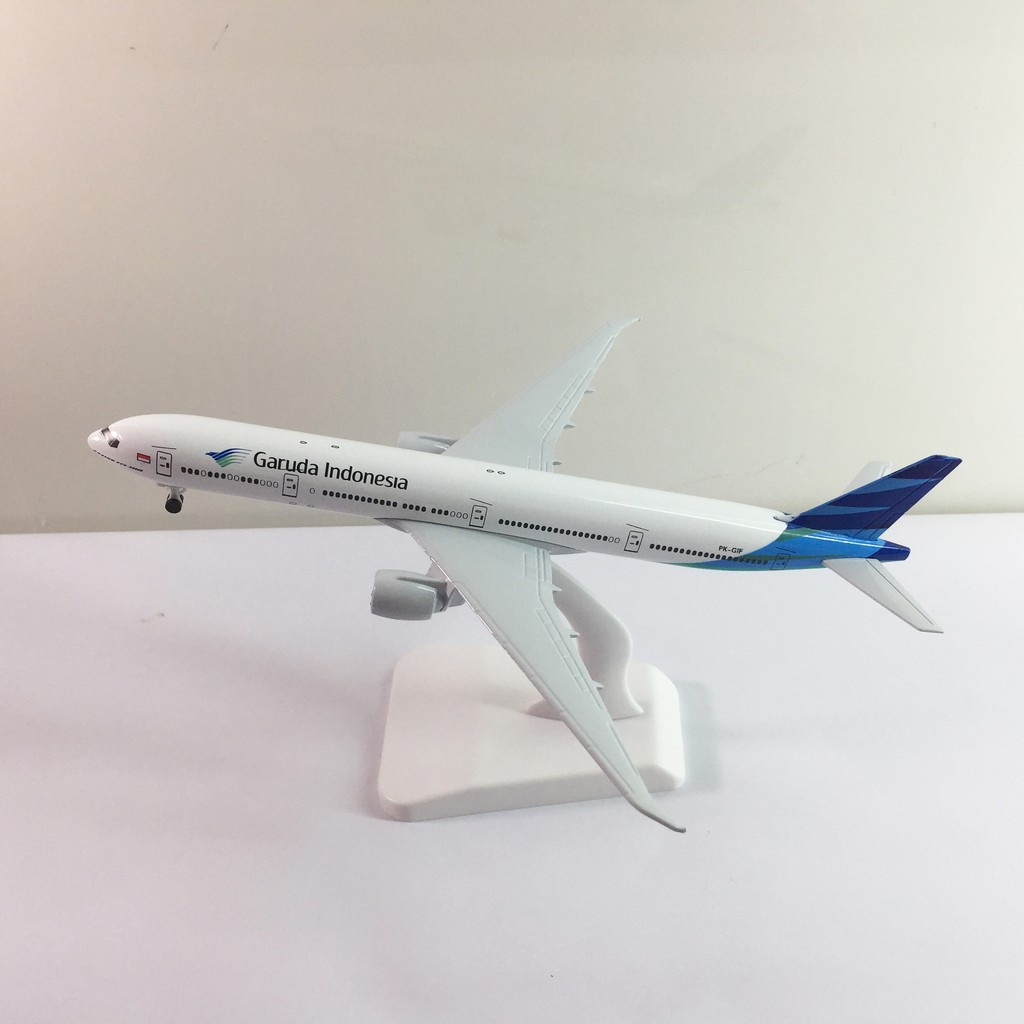 Mô hình máy bay kim loại Indonesia Garuda Indonesia dòng Boeing 777 300er 20cm món quà tặng mô hình tĩnh die-cast