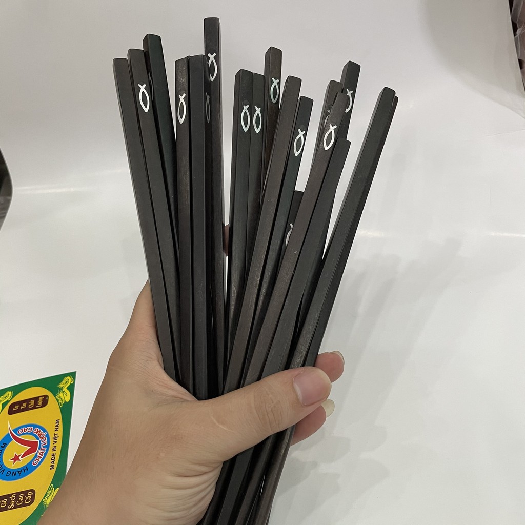Đũa gỗ Mun đầu vuông gắn họa tiết cá rỗng - bộ 10 đôi