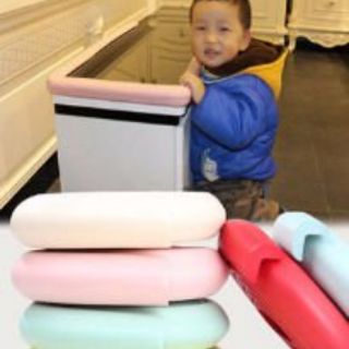 Cuộn silicon bọc cạnh bàn