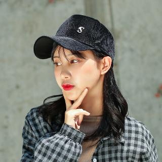 Young Korean style velvet cap for both men and women