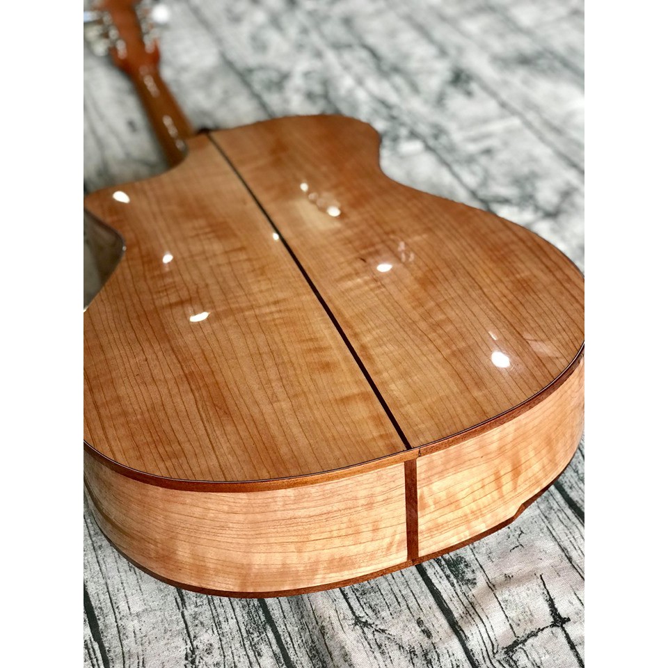 Đàn Guitar Custom Còng Cườm C-35SV SX tại Guitar Sao Việt