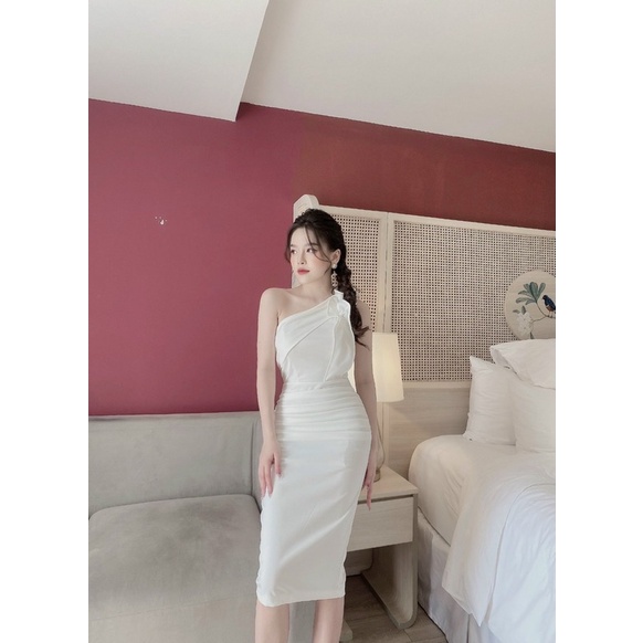 Đầm trắng lệch vai dự tiệc cao cấp ôm body dáng dài