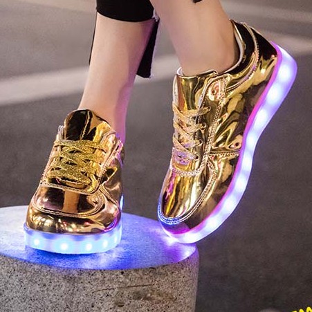 [VÀNG BÓNG]-Giày phát sáng màu vàng bóng phát sáng 7 màu 8 chế độ đèn led style phong cách hàn quốc