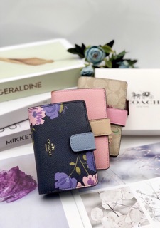 VÍ COACH NẮP GÀI HOA