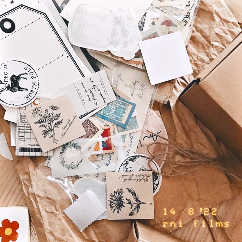 Dịch vụ gói quà bằng giấy nâu thắt dây thừng dùng tặng bạn bè để đồ dùng