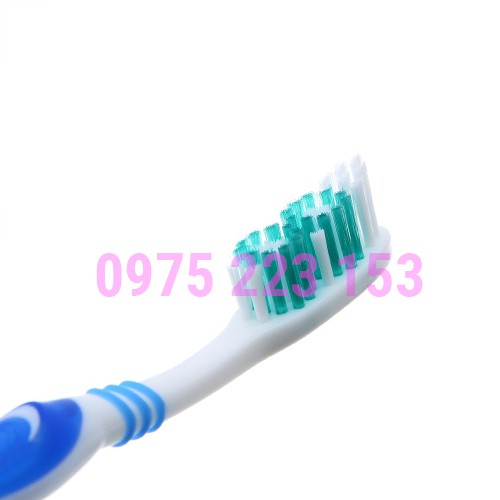 Bàn chải đánh răng loại mềm Oral-B Easy Clean Complete ( giao màu ngẫu nhiên )