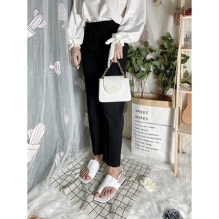 Sandan xỏ ngón kiểu cách