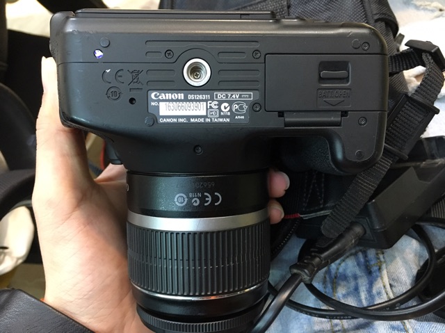 Máy ảnh Canon 600D kèm kis 18-55mm is ii