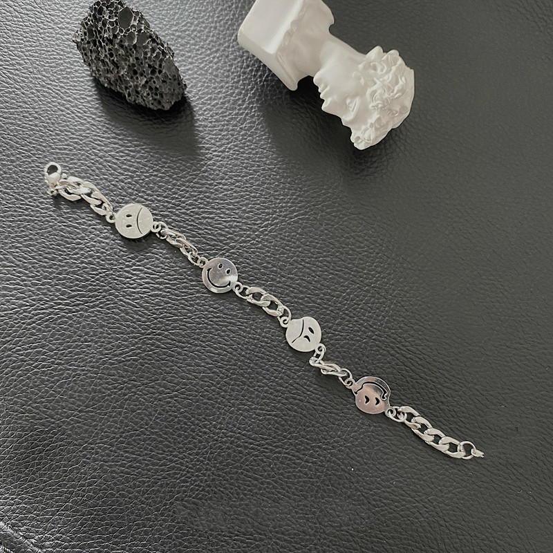 Vòng Tay Thép Titan Họa Tiết Mặt Cười Dễ Thương Phong Cách Hiphop 19158