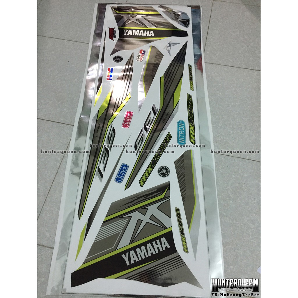 Tem rời Exciter 135. MX King chất  liệu crom. Dán xe xám mặt nạ đen. Đời xe 2011 đến 2014