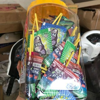 lọ 120chiếc kẹo mút yeti hình bàn chân tặng kèm 3 chiếc