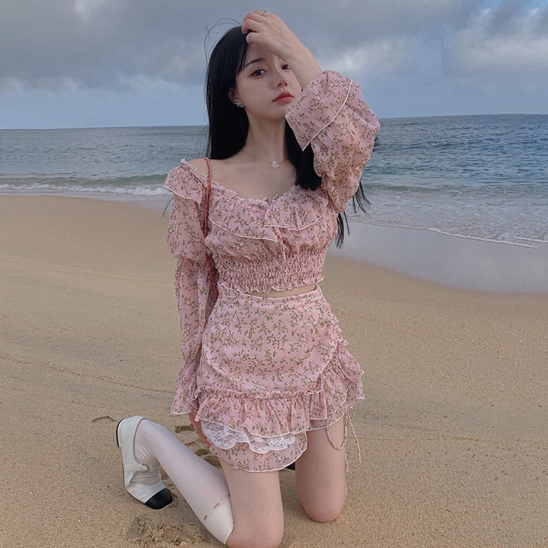 Bộ Áo Croptop Phối Ren In Hoa + Chân Váy Lưng Cao In Họa Tiết Hoa Xinh Xắn Cho Nữ