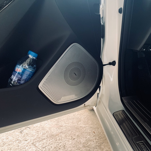 Ốp loa Burmester cho Mazda 3