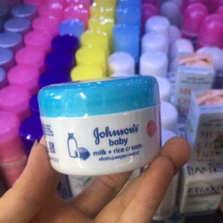 Kem dưỡng ẩm da gohnsons baby thái lan 50ml
