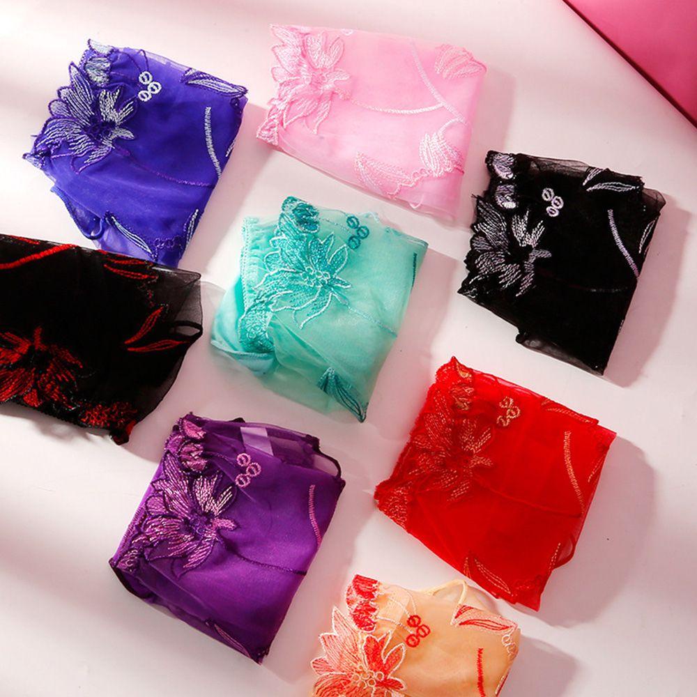 Quần Lót Lưới Trong Suốt Lưng Thấp Thêu Họa Tiết Quyến Rũ Cho Nữ