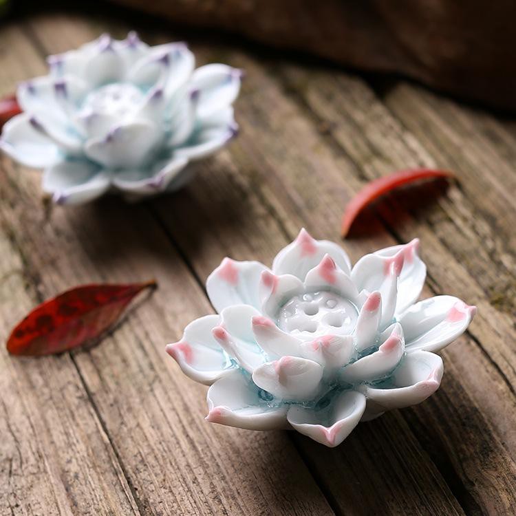 Lư hương hoa sen gốm trang trí