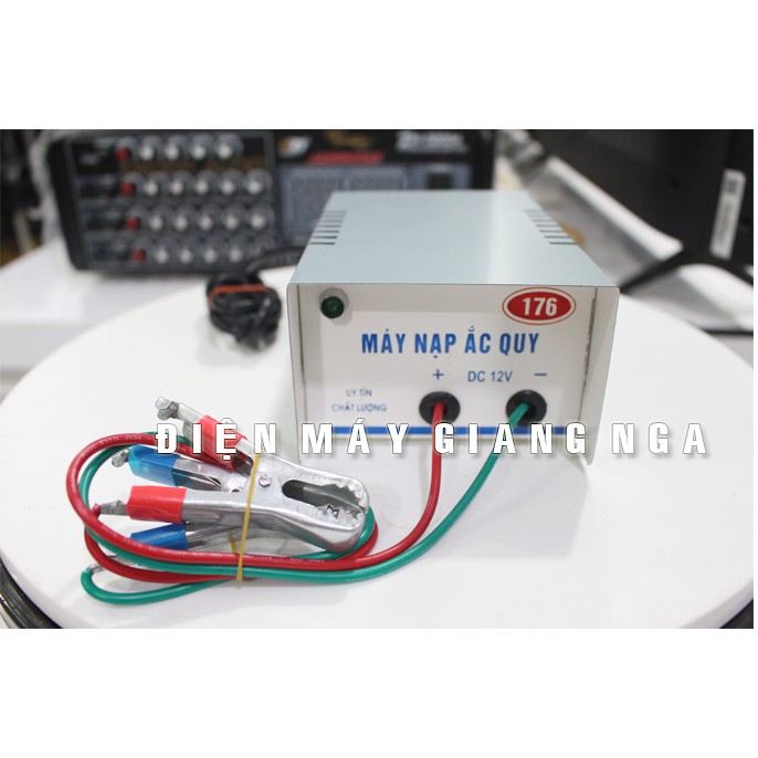 Máy nạp ắc quy 12V điện cơ 176