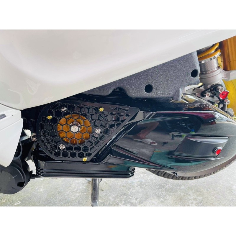Ốp nồi côn lưới tổ ong cho Vespa máy đời iget