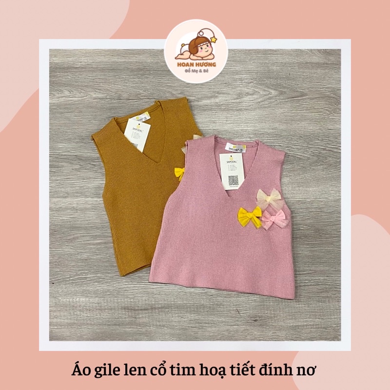 Áo gile len bé gái SAPODILL Áo gile len cổ tim đính nơ bé gái