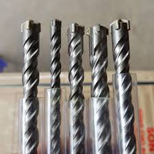 Mũi khoan xuyên tường 4 cạnh, 4 chấu Bosch 10-25 dài 350mm