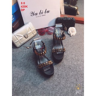 GIÀY SANDAL ĐẾ XUỒNG ĐINH