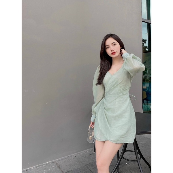 ĐẦM XANH CHÉO NGỰC XẾP LY BÊN TAY DÀI BO