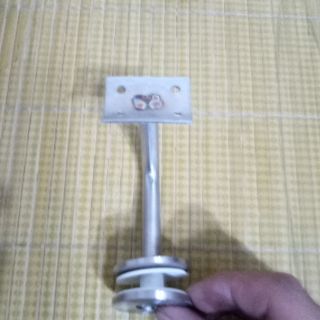 Tay cong bắt kính sus304