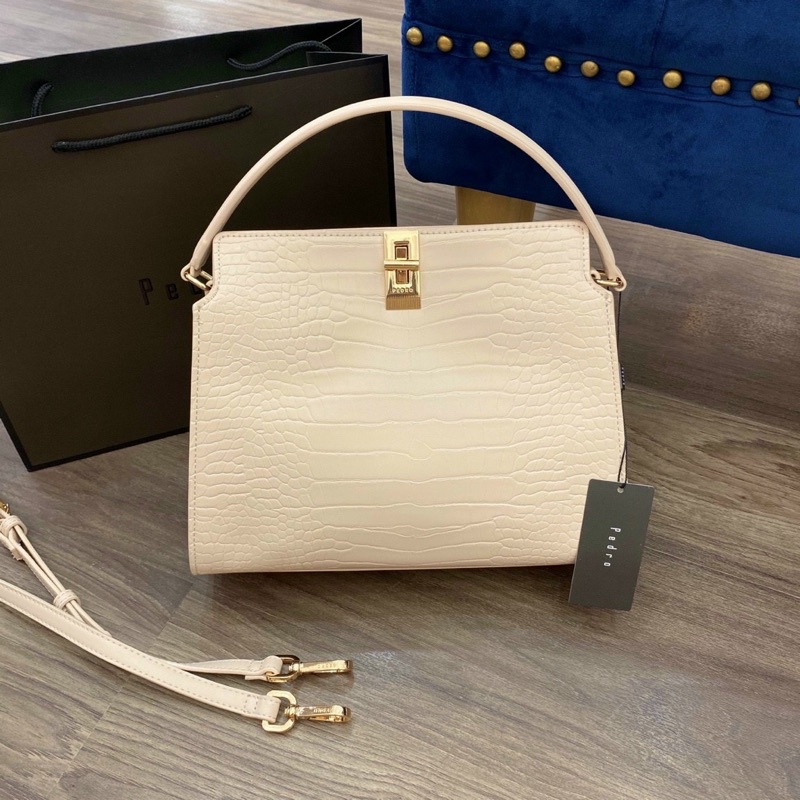 PEDRO NEW NEW !!!  PW2-56610013  Kiểu túi xách tay nữ mang phong cách giản dị ,tinh tế