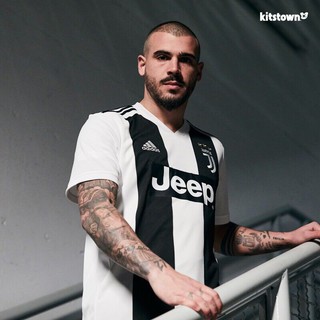 Áo đá banh Ronaldo đội Juventus