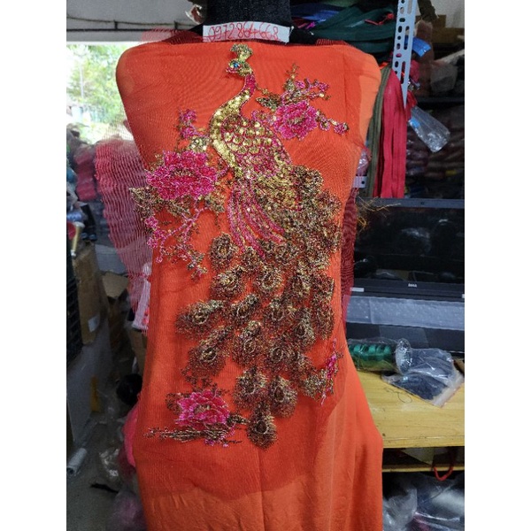 Con công thêu chỉ lụa (Shop giao đơn tiền hàng từ 50k)