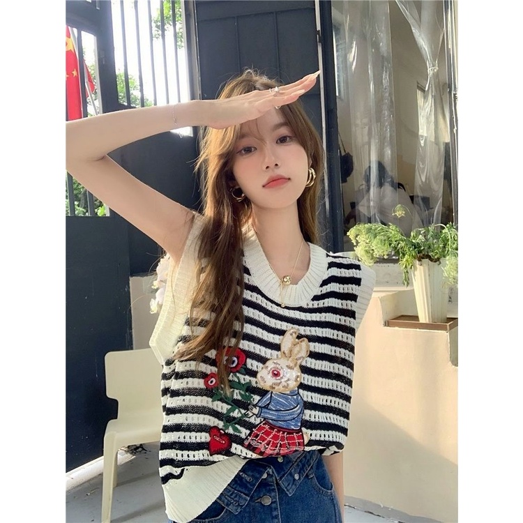 Áo Sát Nách Cổ Tròn Dáng Rộng Hoạ Tiết Kẻ Sọc Thêu Thiết Kế Mới