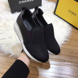 Giầy thể thao cao cấp siêu nhẹ