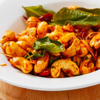 Hạt điều tỏi ớt lá chanh loại 1 lon 150gr