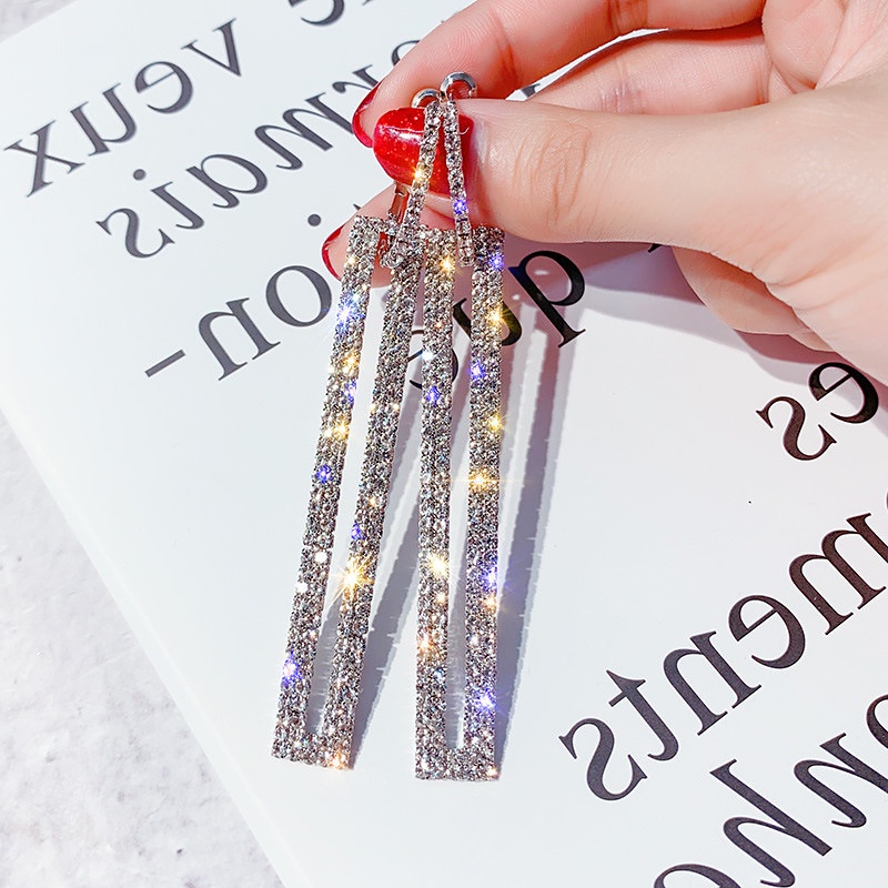 Khuyên Tai Tròn Đính Kim Cương Phong Cách Thời Trang Hàn Quốc