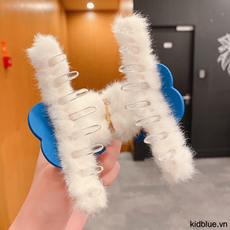 Girls Plush Hair Claw Fluffy Hair Jaw Clamp Bow Hair Claw Clips Heart Hair Clips Cute Cartoon Bear Fuzzy Hair Barrette