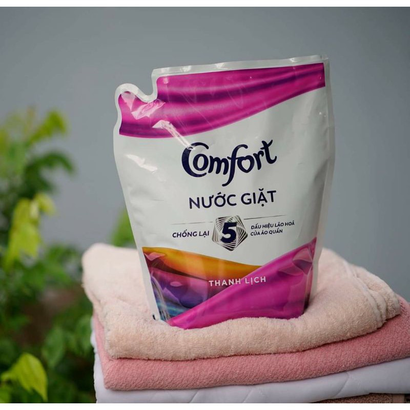Nước giặt Comfort hương Thanh Lịch túi 2.4kg/2.2kg