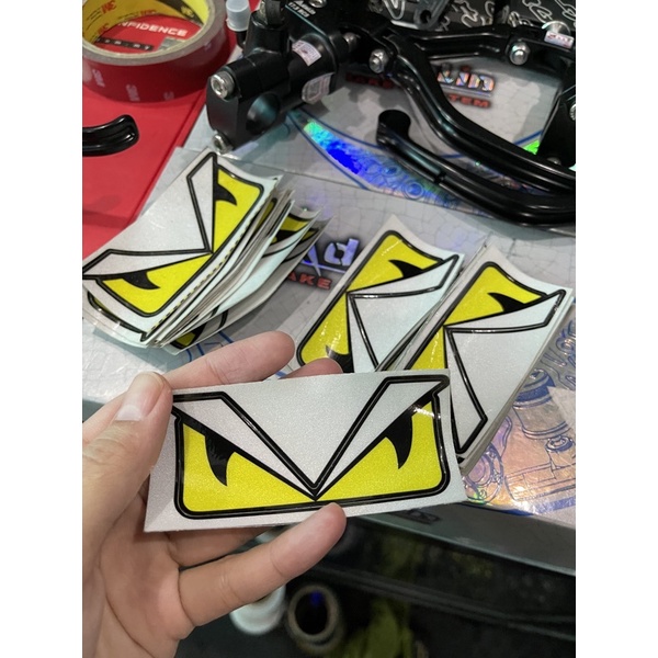 TEM STICKER DÁN HÌNH MẮT FENDI / TEM DÁN MẮT FENDI