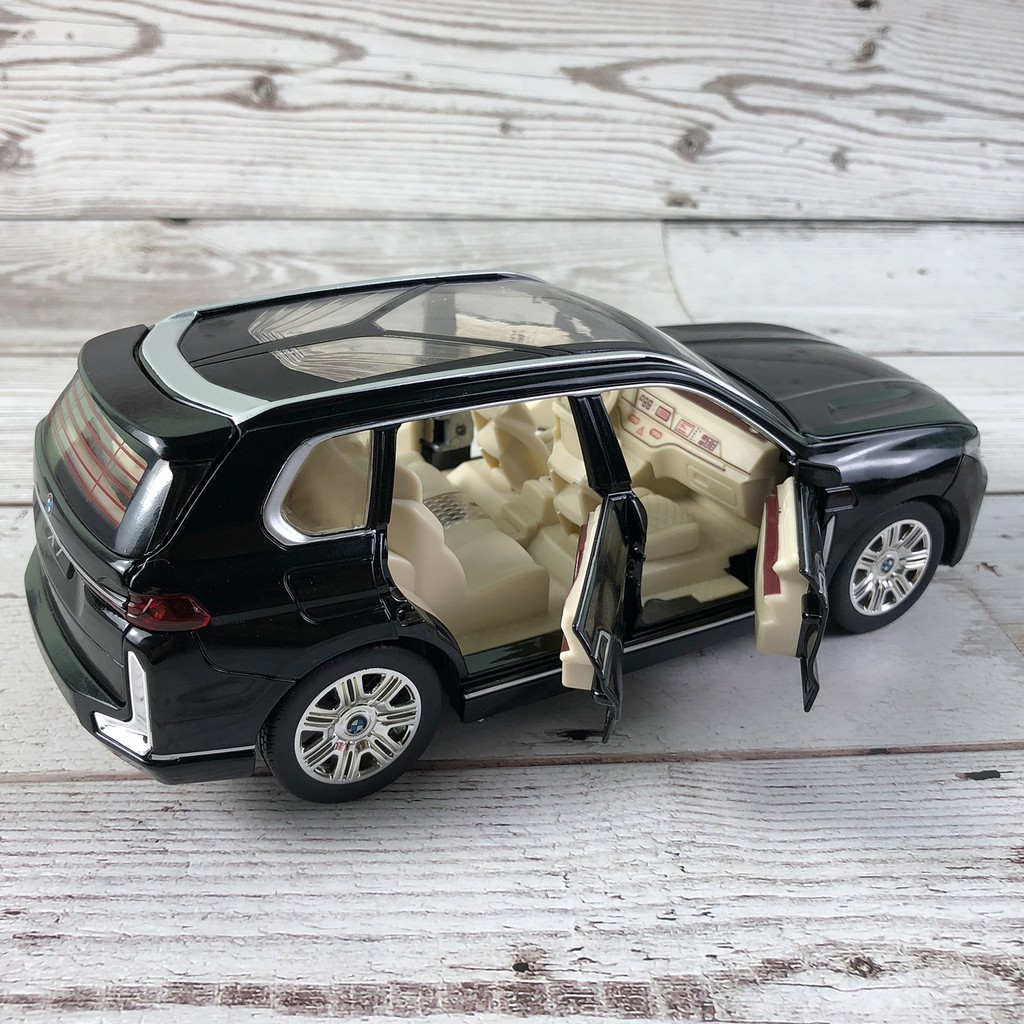 Xe mô hình tỉ lệ 1:24 BMW X7 thân xe bằng hợp kim, mở 6 cánh cửa