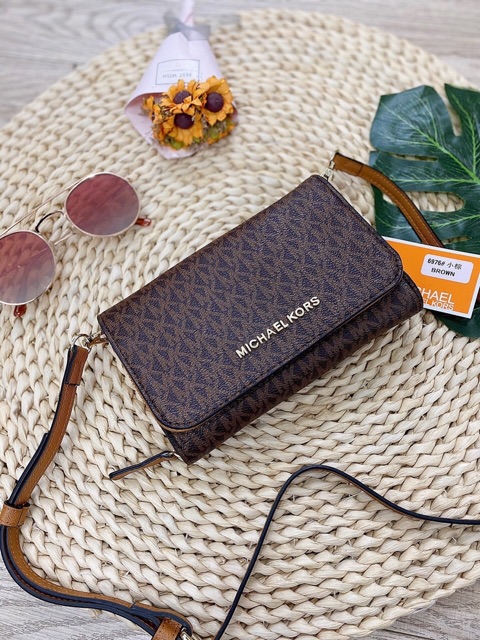 TÚI CLUTCH MICHAEL KORS MINI NẮP GẬP