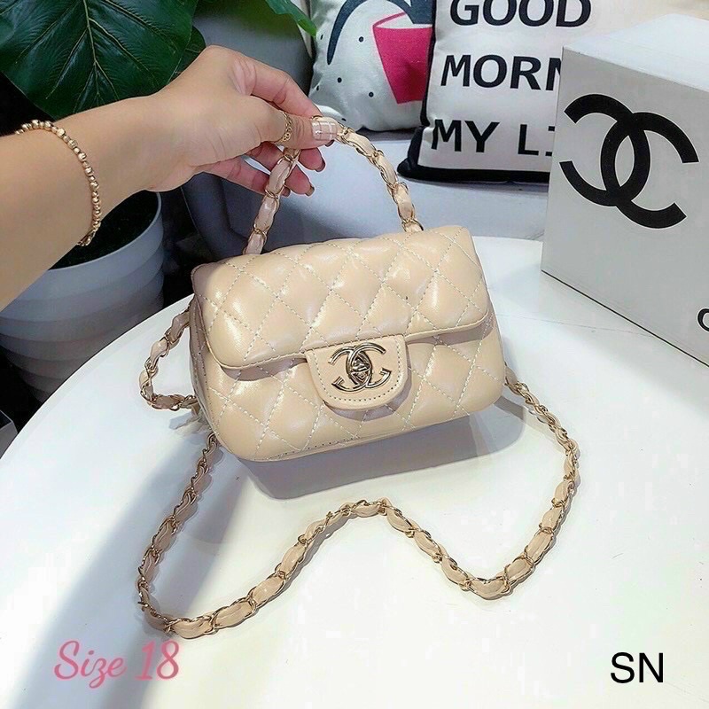 Túi xách size 18 da pu trơn chần ô khoá xoay dáng ngang màu da 180322