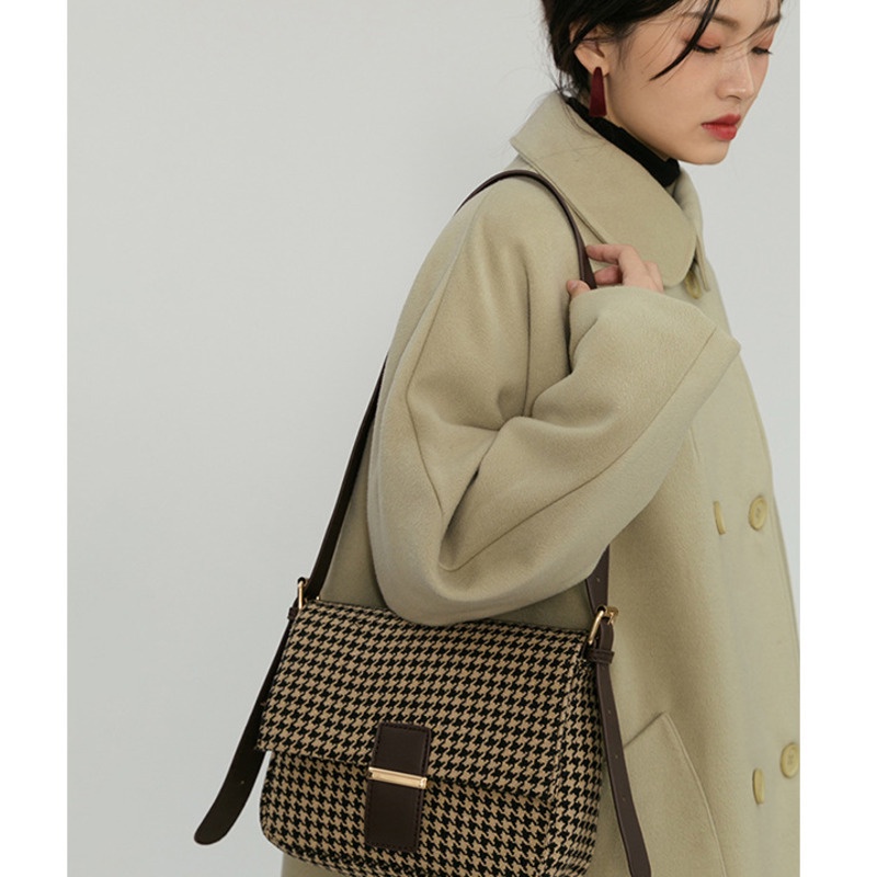 Túi đeo vai họa tiết kẻ sọc phong cách retro thu đông mới dễ phối đồ cho nữ