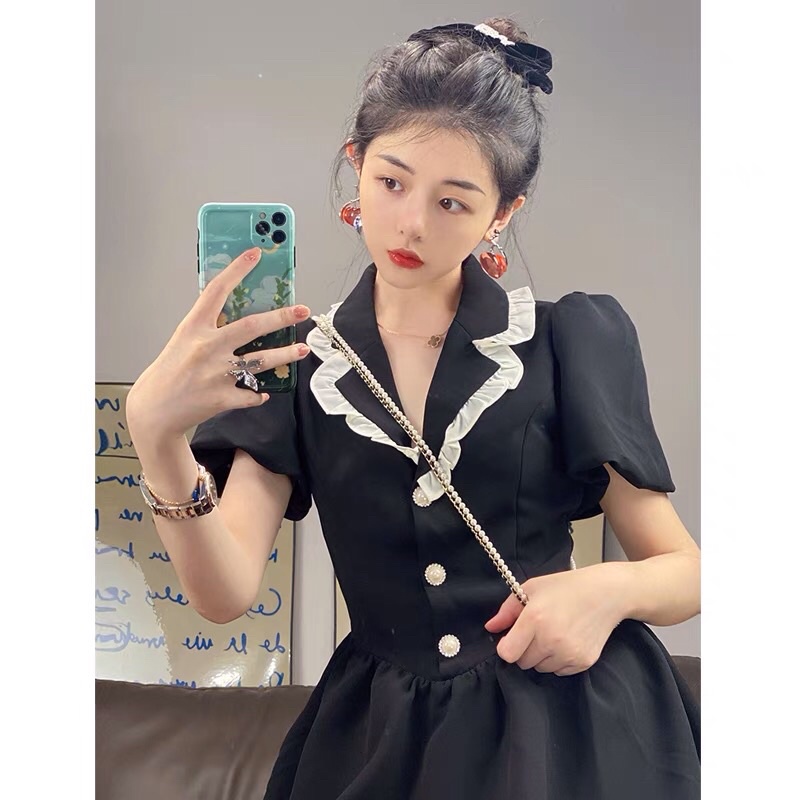 Váy cổ V bèo