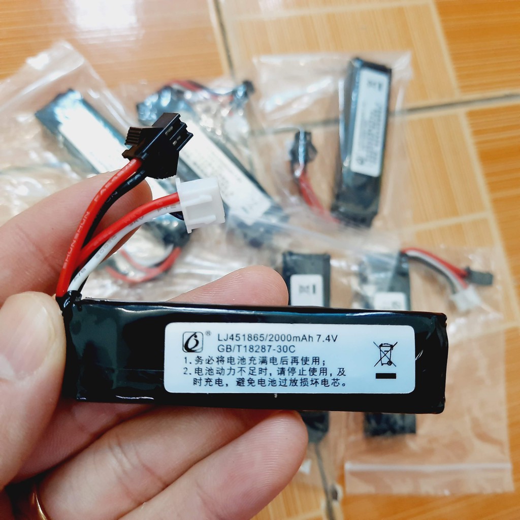 Pin sạc 7.4v 2000mah xả 30C dùng cho xe mô hình điều khiển đồ chơi trẻ em