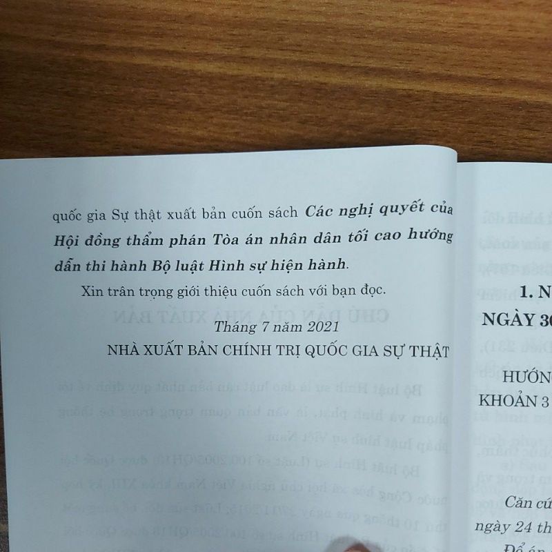 Sách - Các nghị quyết của Hội đồng Thẩm phán Tòa án nhân dân tối cao hướng dẫn thi hành Bộ luật hình sự hiện hành